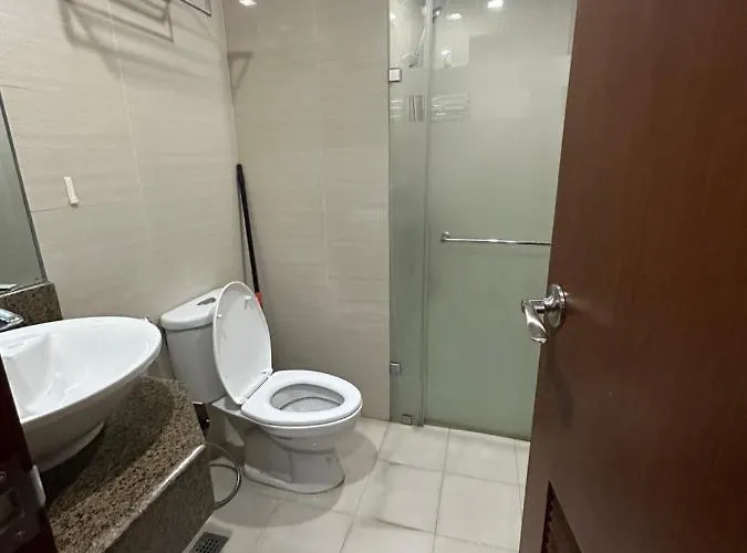 Ej's Staycation 4th F With 200mbps Wi-fi And Netflix * Manila